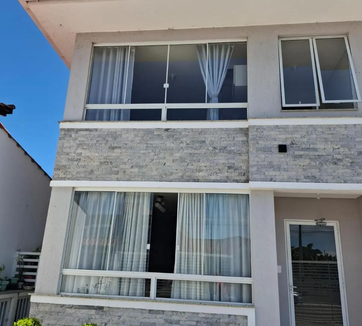 Apartamento Aluguel Temporada Praia Do Sonho Palhoca Sc Acomodacoes Para Ate 8 Pessoas